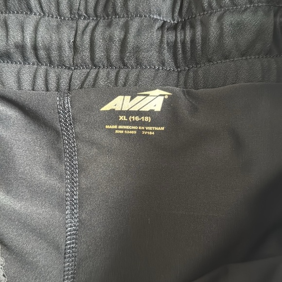 Avia Women’s Athletic Shorts. Size XL (16/18). Black, like new condition! - Picture 2 of 4